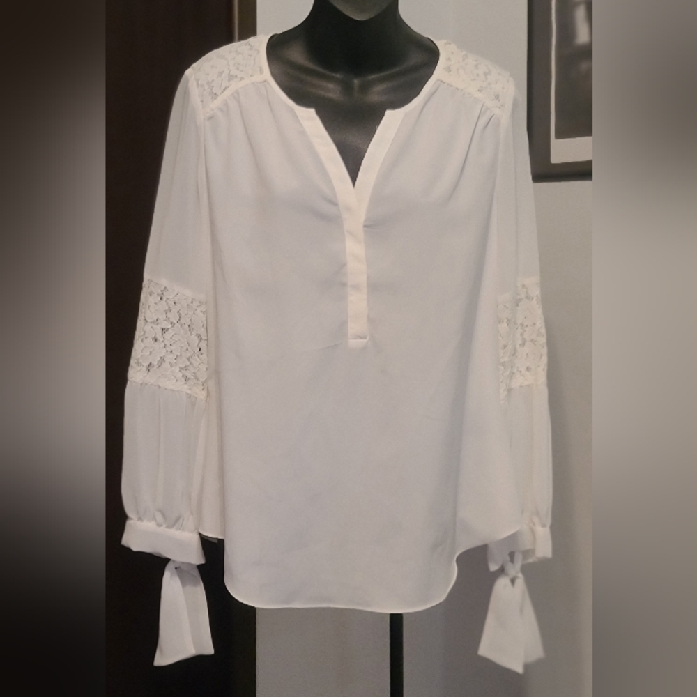 Le Chateau Elegant Cream Blouse
